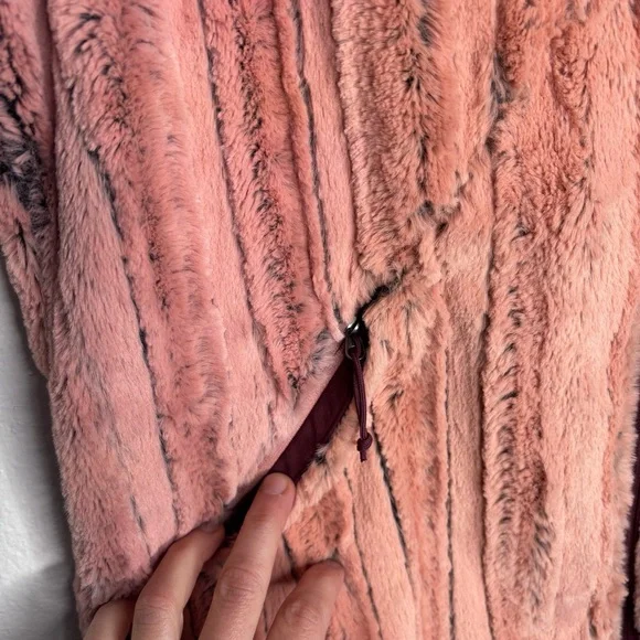 The North Face Furlander Faux Fur Hooded Vest Pink Size L EUC - Picture 5 of 11